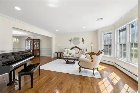 33 King Arthur Court New City NY 10956