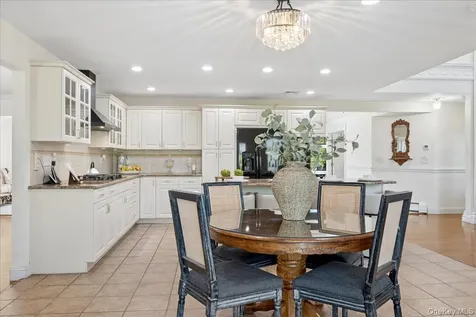 33 King Arthur Court New City NY 10956