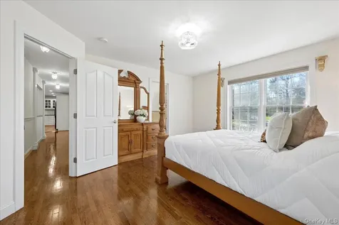 33 King Arthur Court New City NY 10956