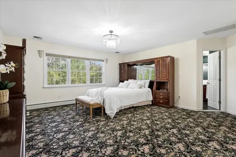 33 King Arthur Court New City NY 10956