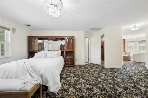 33 King Arthur Court New City NY 10956