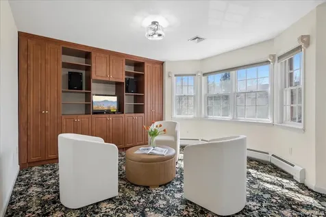 33 King Arthur Court New City NY 10956