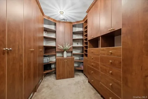 33 King Arthur Court New City NY 10956