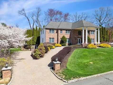 33 King Arthur Court New City NY 10956