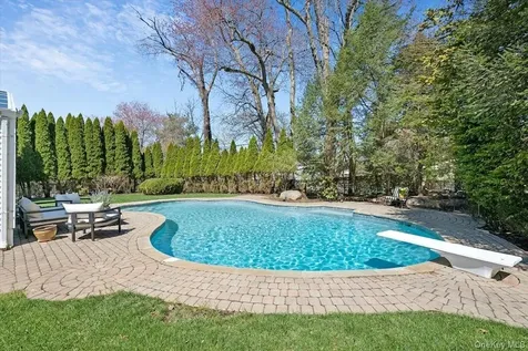 33 King Arthur Court New City NY 10956