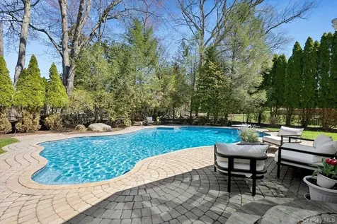 33 King Arthur Court New City NY 10956