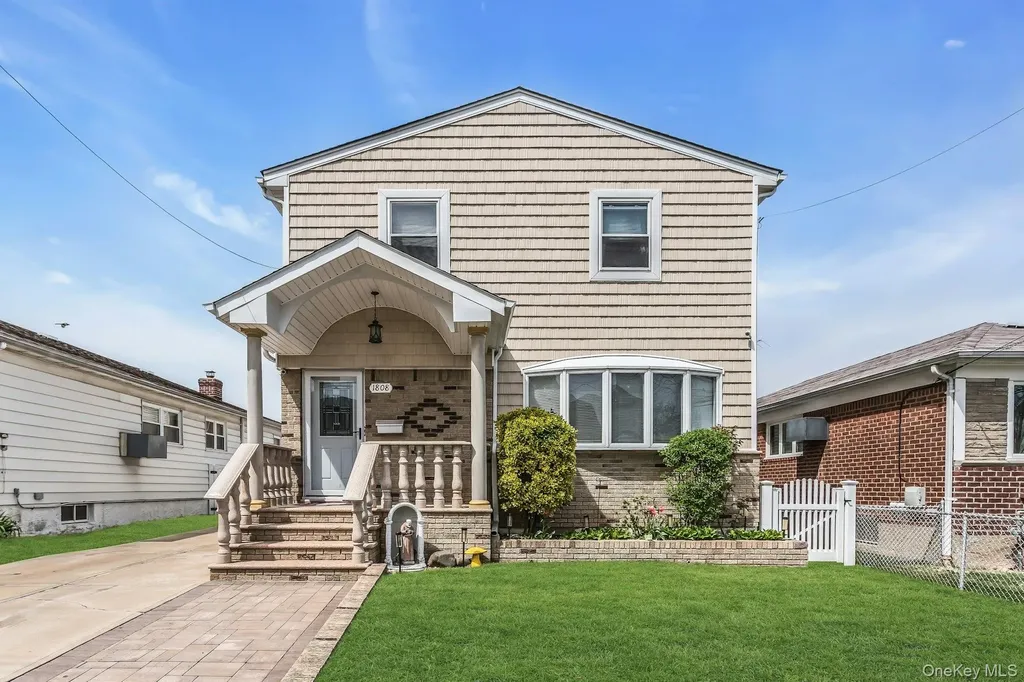 1808 Murray Street Whitestone NY 11357
