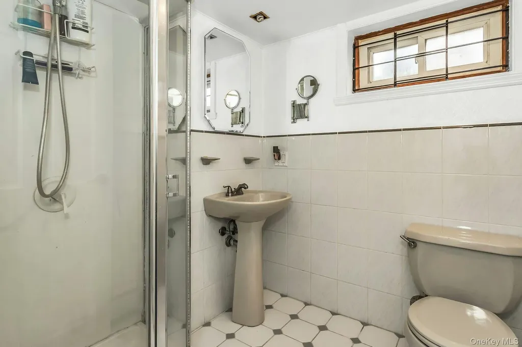 1808 Murray Street Whitestone NY 11357