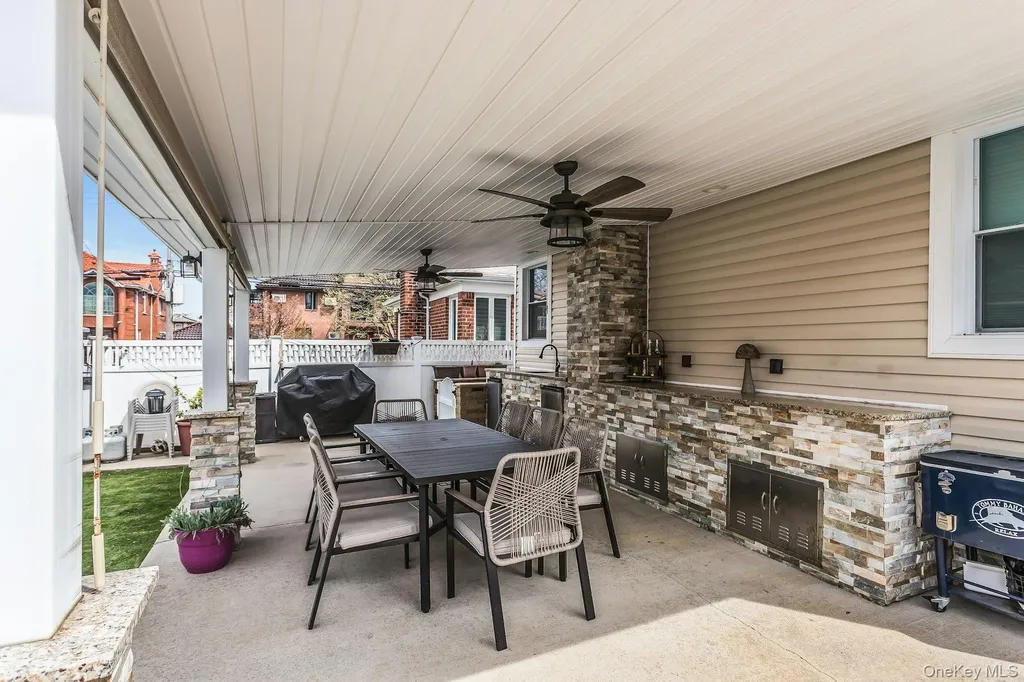 1808 Murray Street Whitestone NY 11357