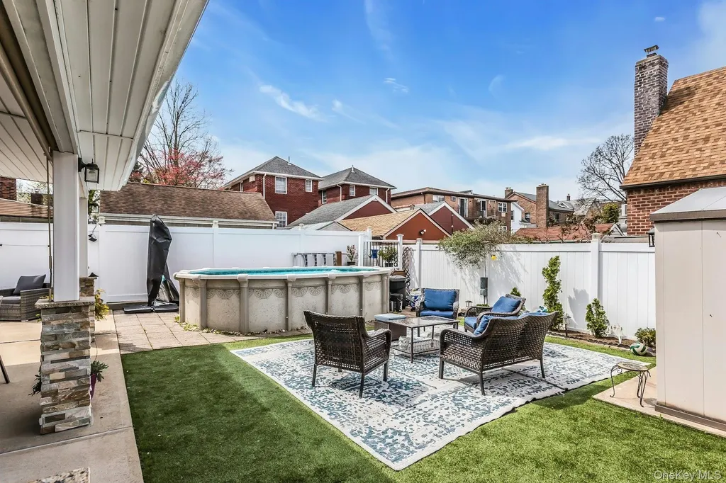 1808 Murray Street Whitestone NY 11357