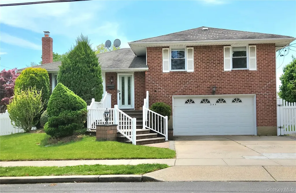 244 Martin Drive Syosset NY 11791