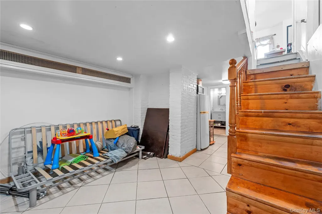 122 Buckingham Road Yonkers NY 10701