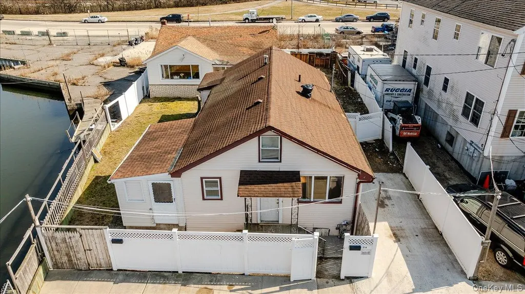 214 Beach Third Far Rockaway NY 11691