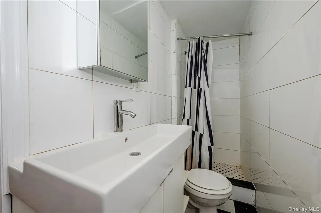 214 Beach Third Far Rockaway NY 11691