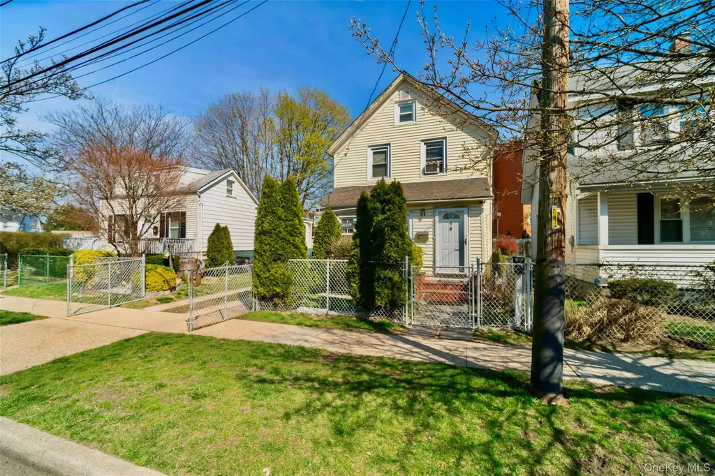 6 Linden Avenue Hempstead NY 11550