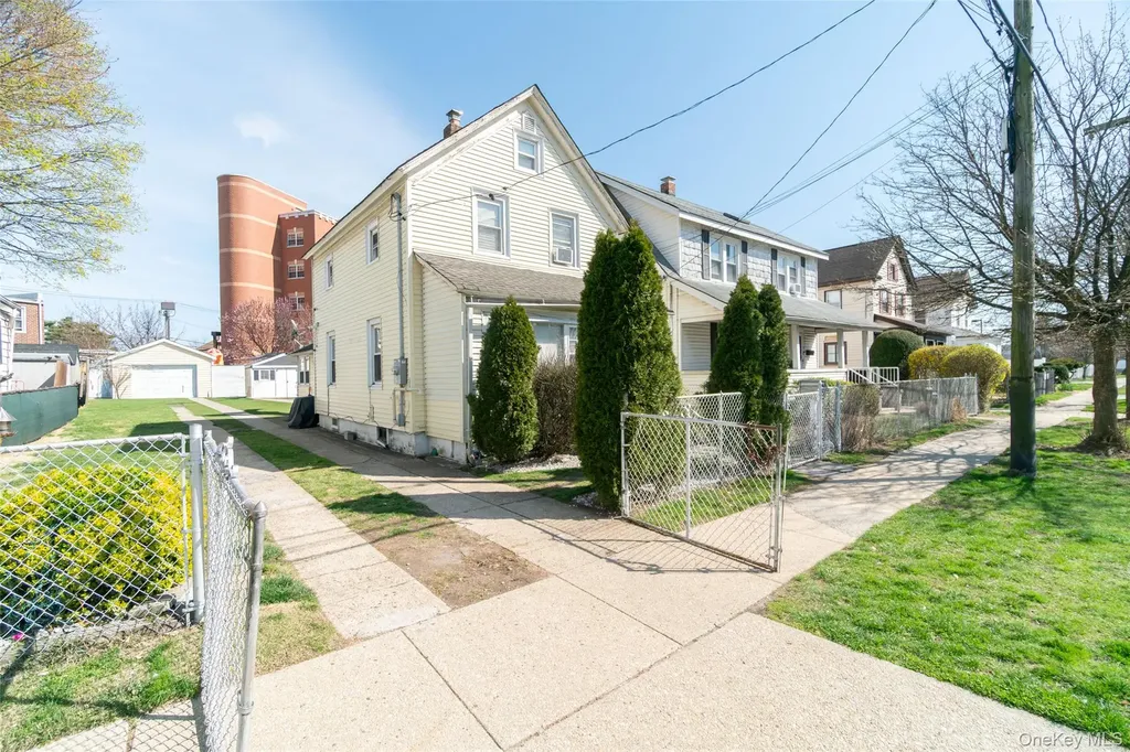 6 Linden Avenue Hempstead NY 11550