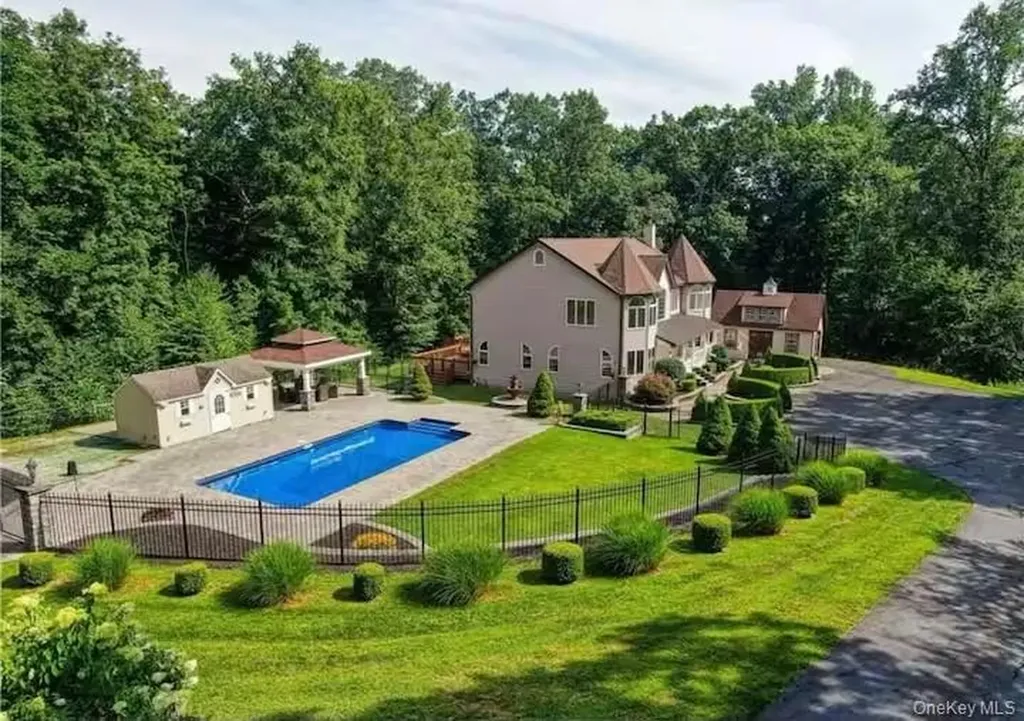 12 Hawk Mountain Drive Sparrowbush NY 12780