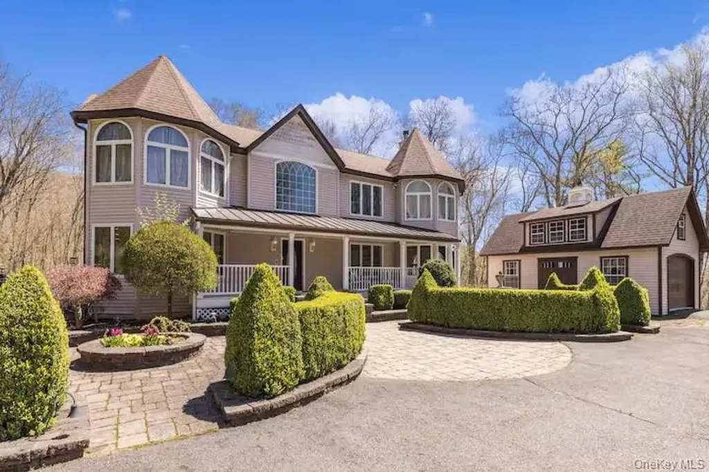 12 Hawk Mountain Drive Sparrowbush NY 12780
