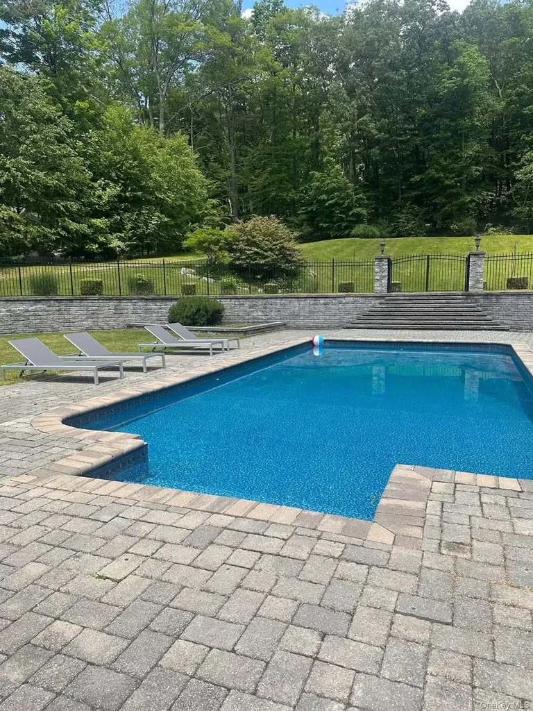 12 Hawk Mountain Drive Sparrowbush NY 12780