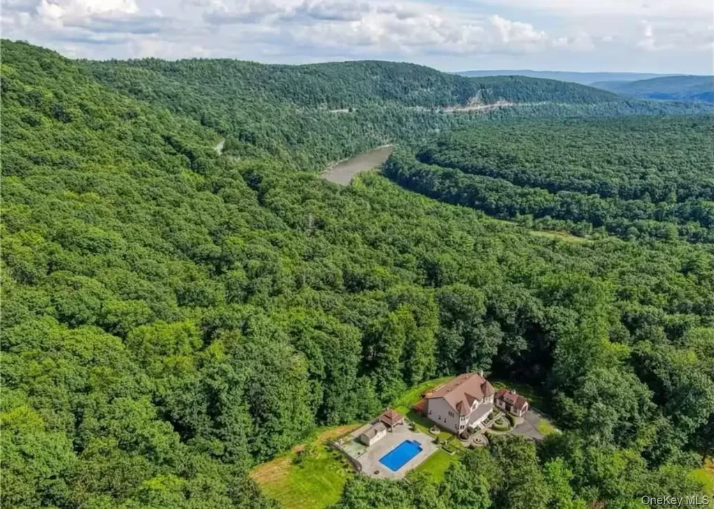 12 Hawk Mountain Drive Sparrowbush NY 12780