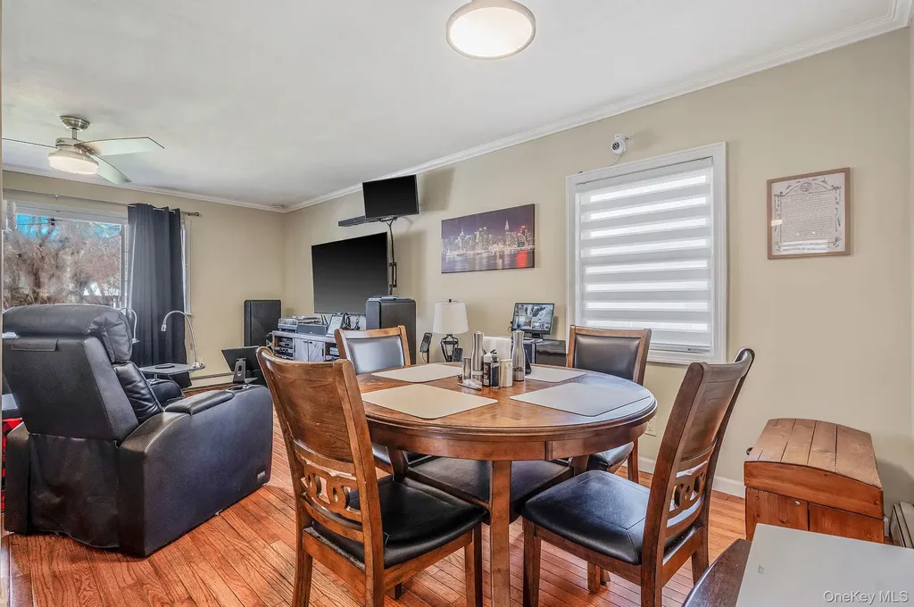 7 Hollywood Drive Shirley NY 11967