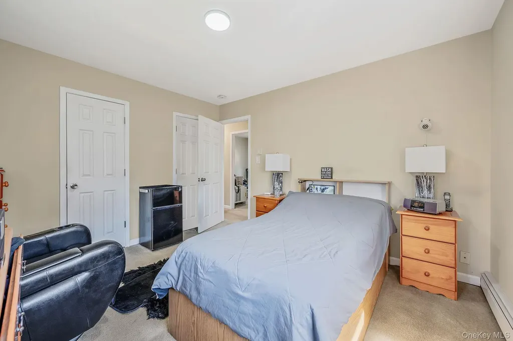 7 Hollywood Drive Shirley NY 11967