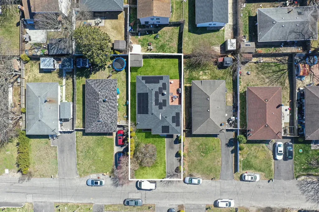 7 Hollywood Drive Shirley NY 11967