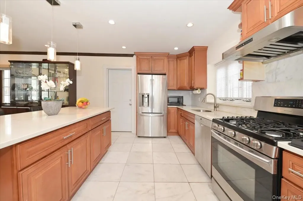 4219 219th Street Bayside NY 11361