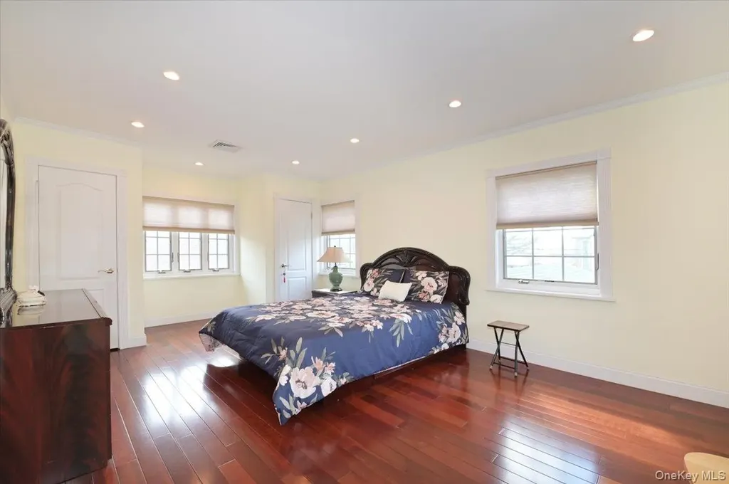 4219 219th Street Bayside NY 11361