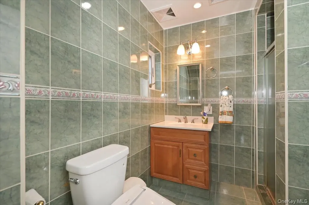 4219 219th Street Bayside NY 11361