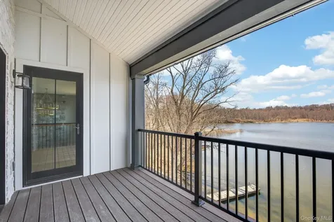 22 Icehouse Drive Saugerties NY 12477