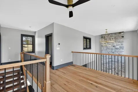 22 Icehouse Drive Saugerties NY 12477