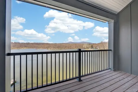 22 Icehouse Drive Saugerties NY 12477