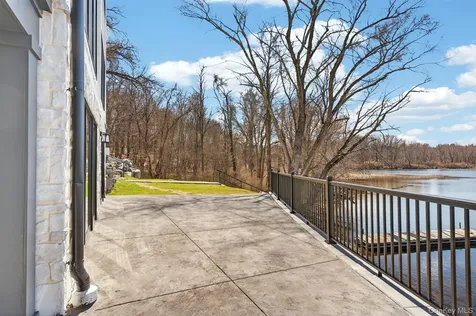 22 Icehouse Drive Saugerties NY 12477