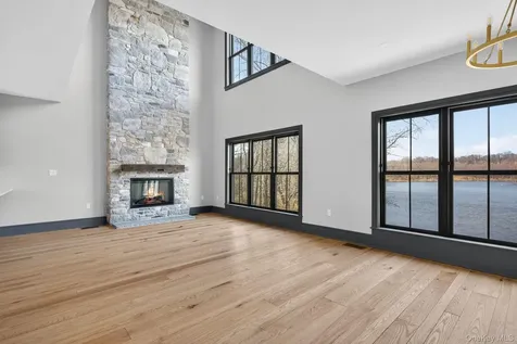 22 Icehouse Drive Saugerties NY 12477