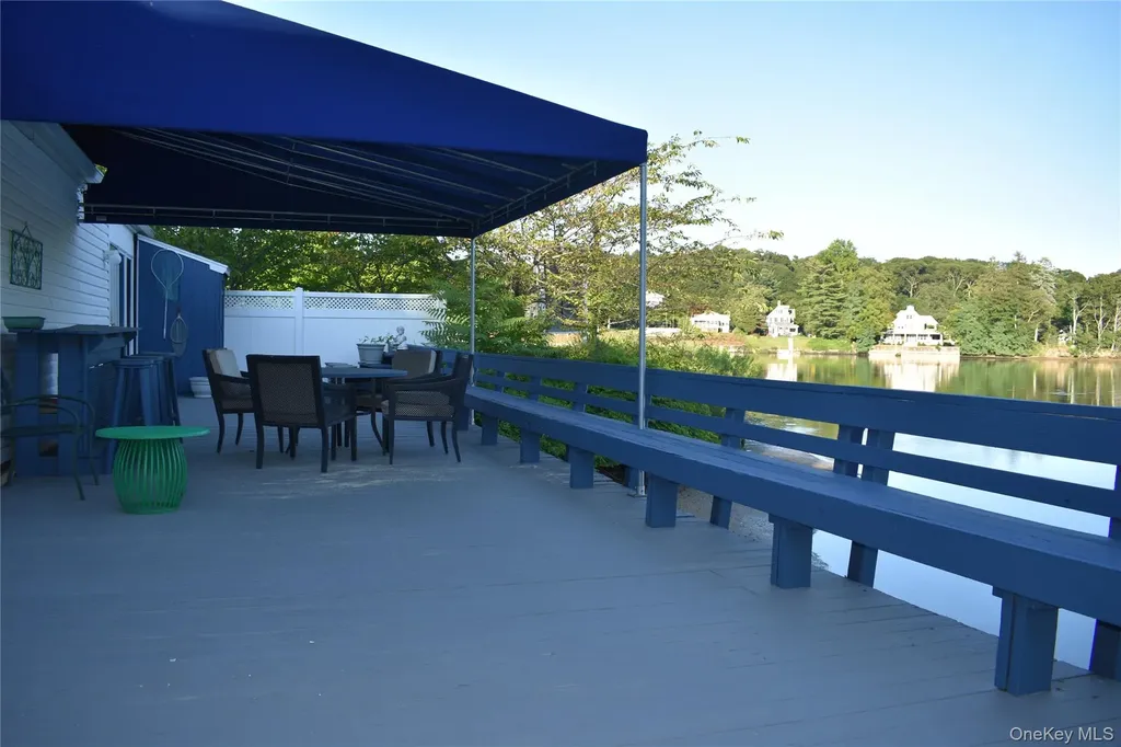 100 Centershore Centerport NY 11721