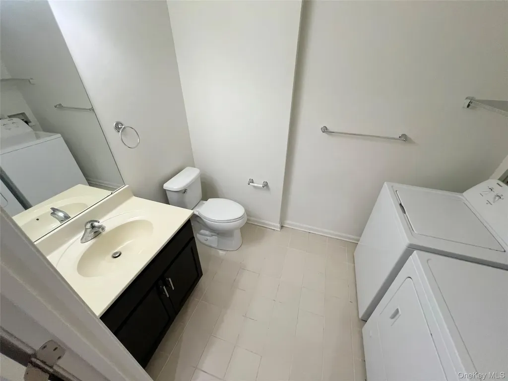 804 Hawthorn Way New Windsor NY 12553