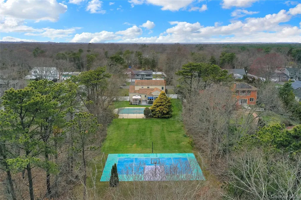 255 Blake Avenue Bohemia NY 11716