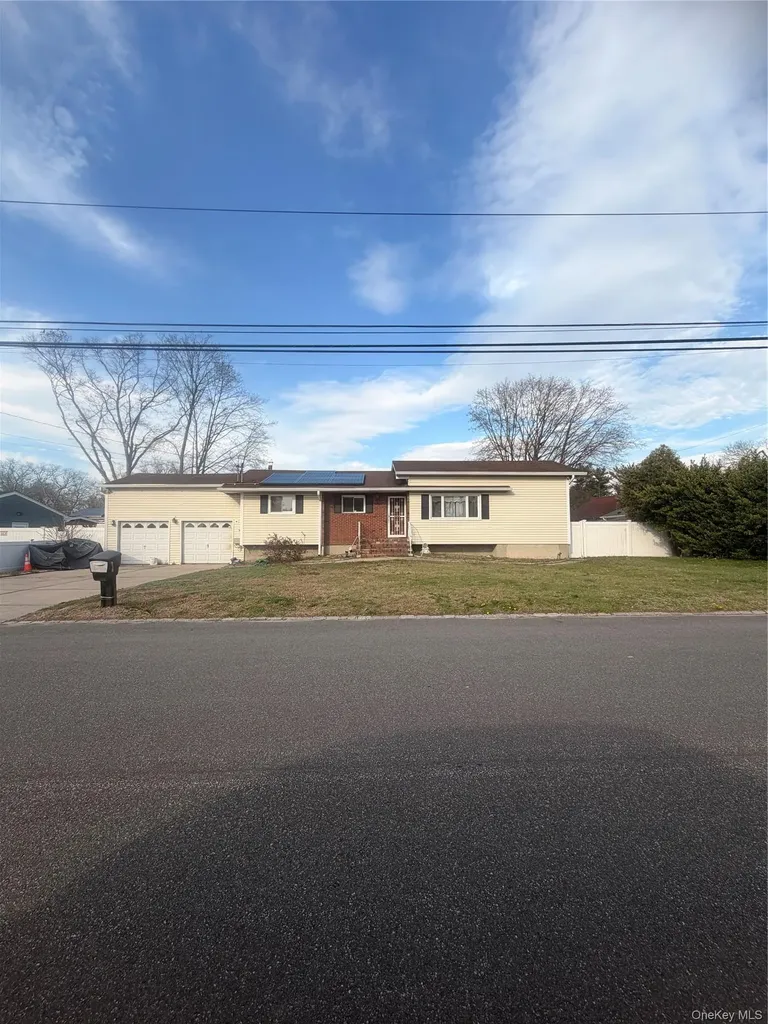 99 Brooklyn Avenue West Babylon NY 11704