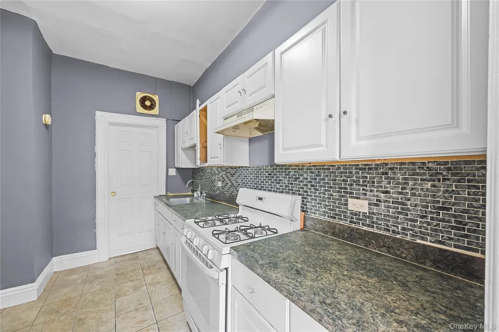 487 Hancock Street Brooklyn NY 11233