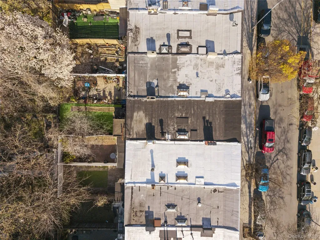 487 Hancock Street Brooklyn NY 11233