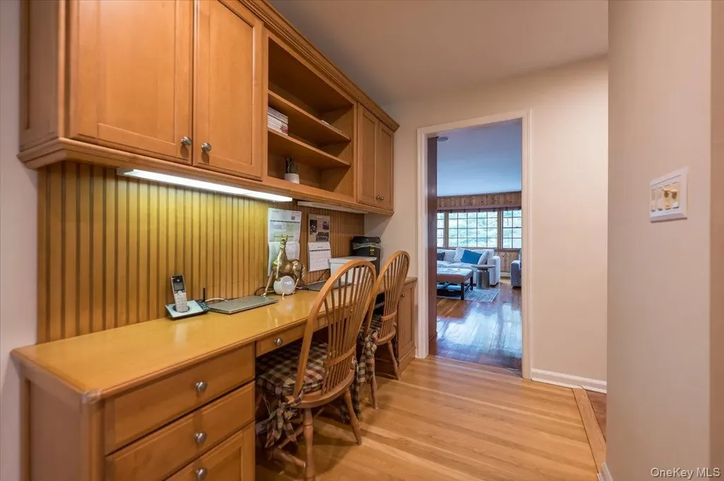 4 Springwood Path Syosset NY 11791
