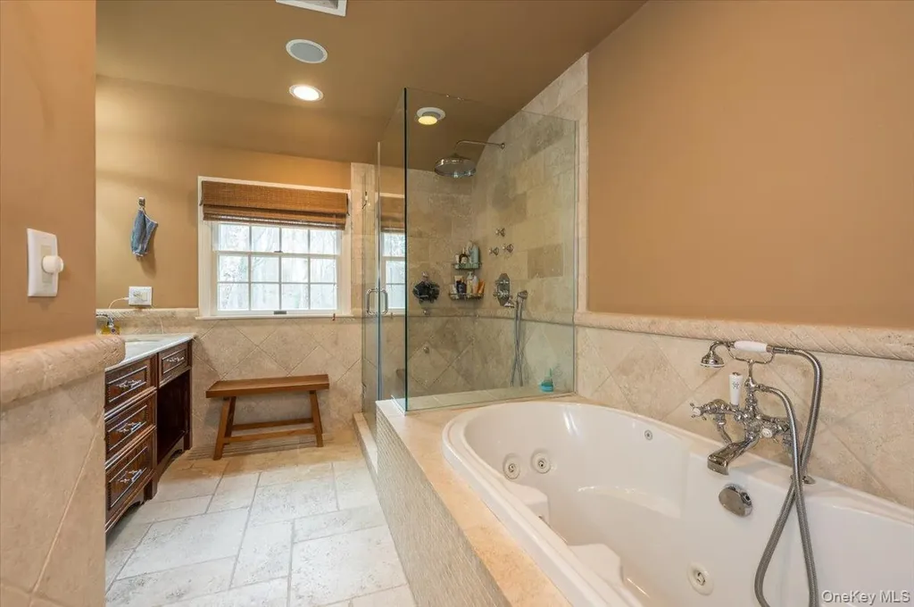 4 Springwood Path Syosset NY 11791