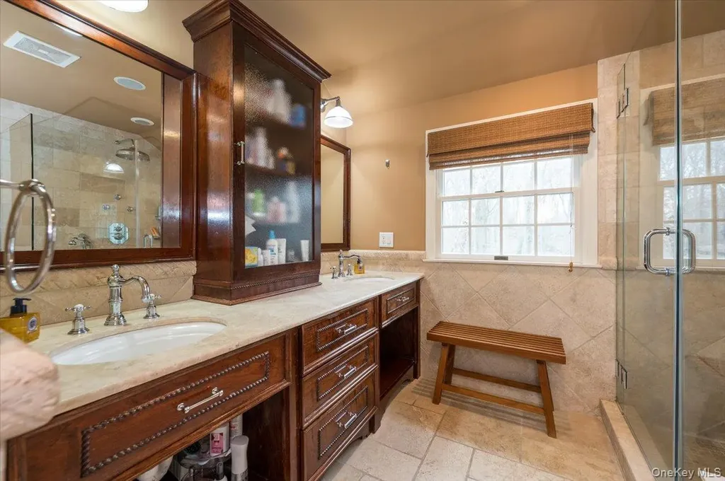 4 Springwood Path Syosset NY 11791