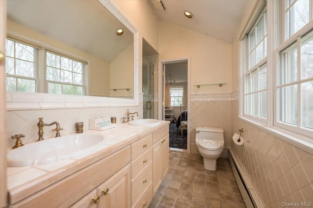 4 Springwood Path Syosset NY 11791