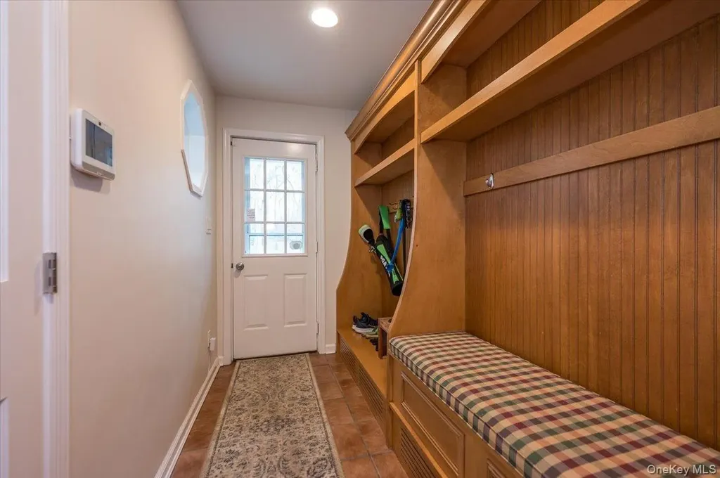 4 Springwood Path Syosset NY 11791