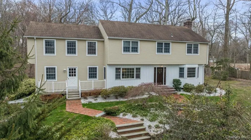 4 Springwood Path Syosset NY 11791