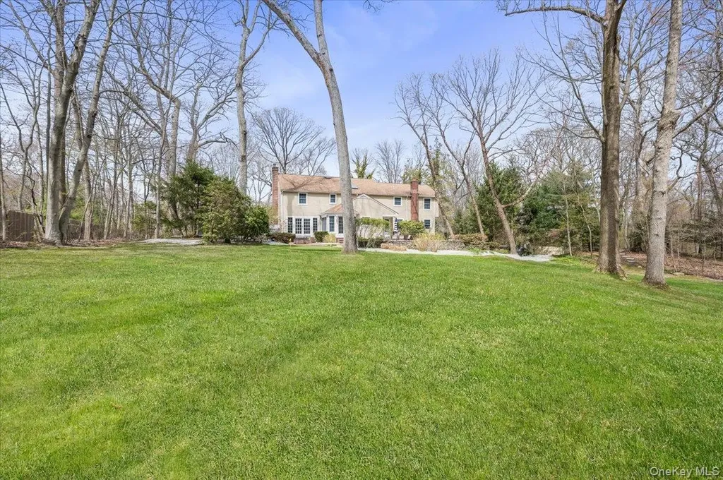 4 Springwood Path Syosset NY 11791
