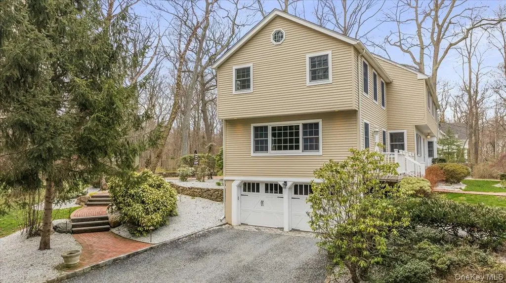 4 Springwood Path Syosset NY 11791