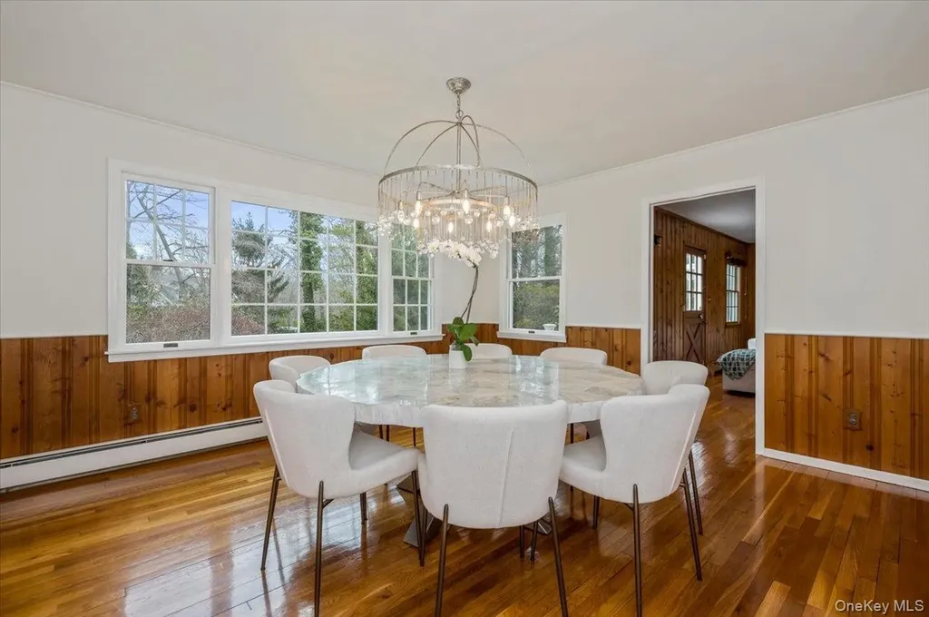 4 Springwood Path Syosset NY 11791
